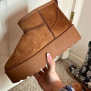 Mudd Brown Platform Winter Boots